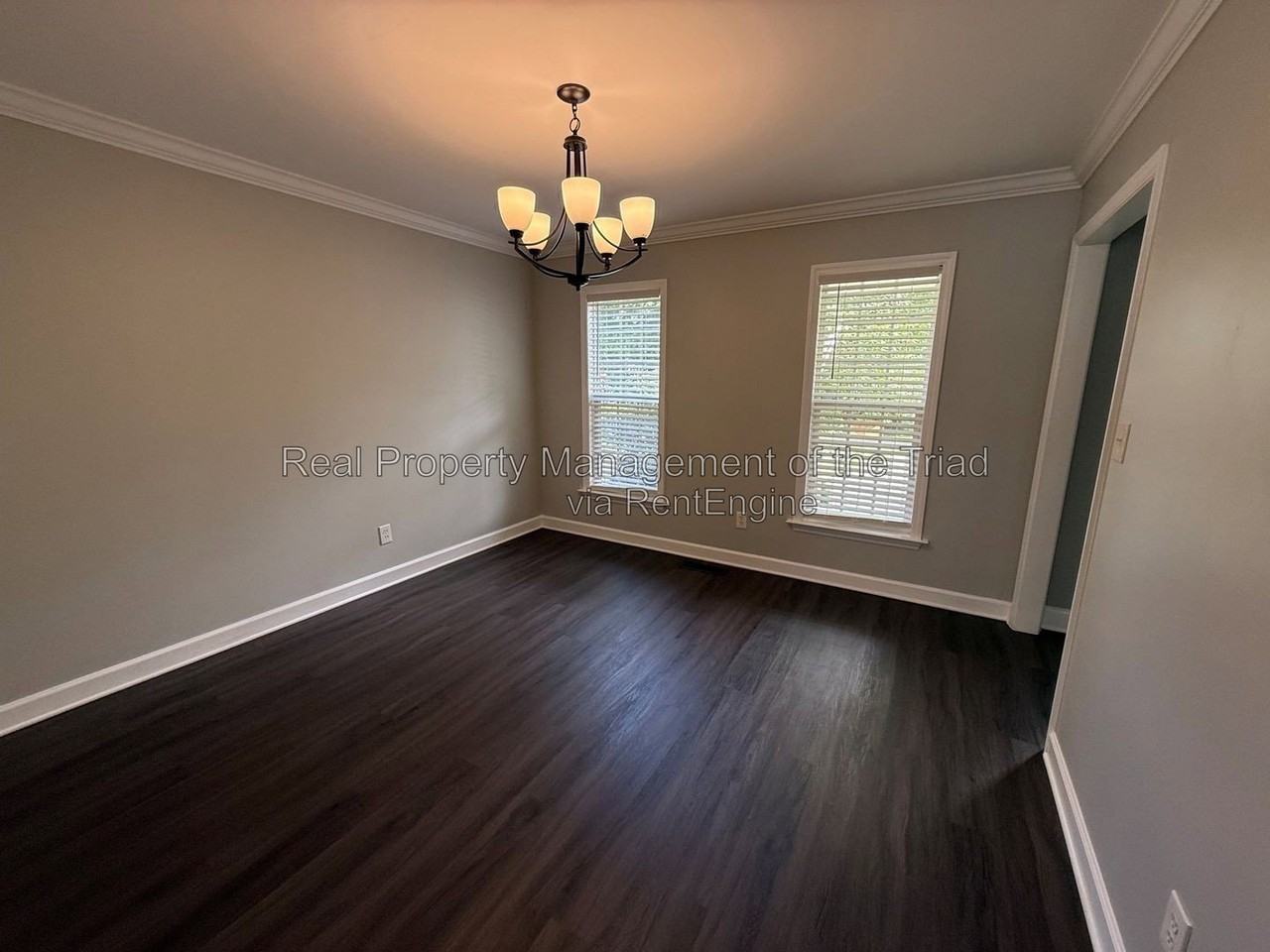 2740 Bridgeport Dr - Photo 6 of 25