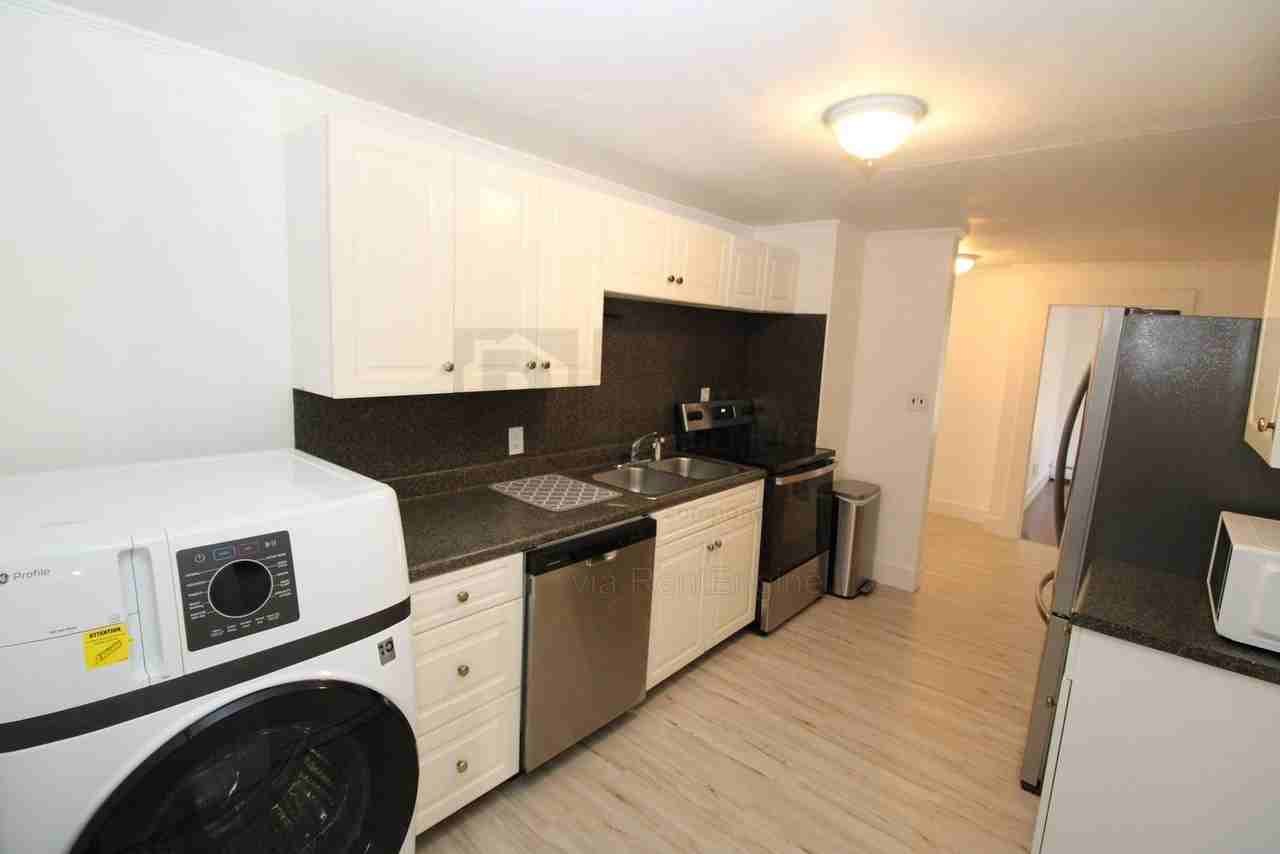 6 Smith Ct #1 - Photo 3 of 24