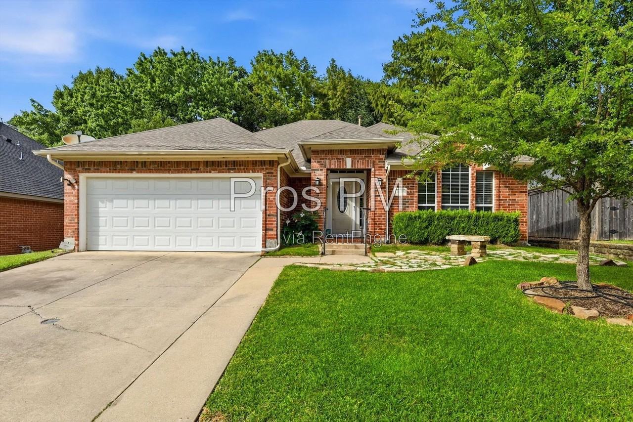 2921 Meadow Glen Dr - Photo 2 of 40