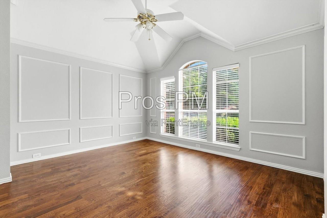 2921 Meadow Glen Dr - Photo 6 of 40