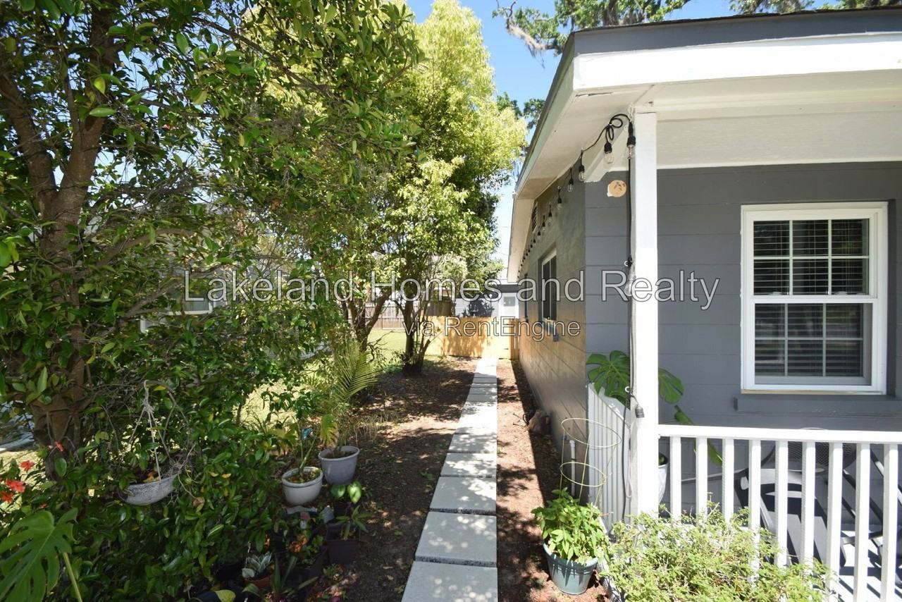 527 Garden Dr N #2 - Photo 2 of 15