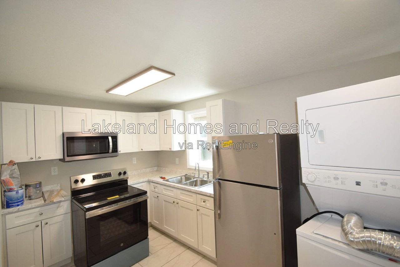 527 Garden Dr N #2 - Photo 6 of 15