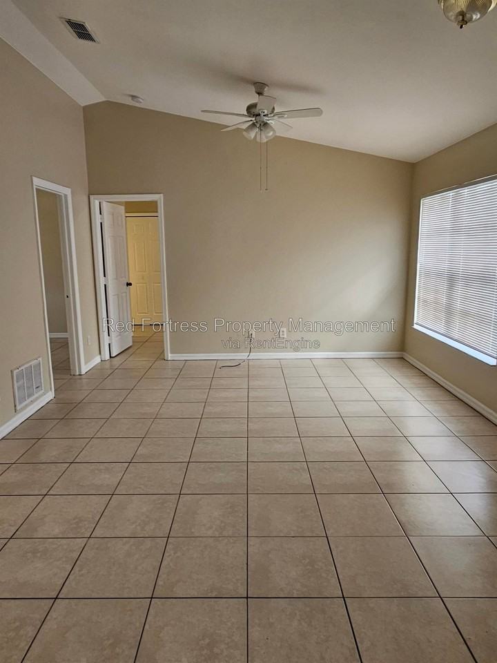 5237 30th St Sw - Photo 3 of 9