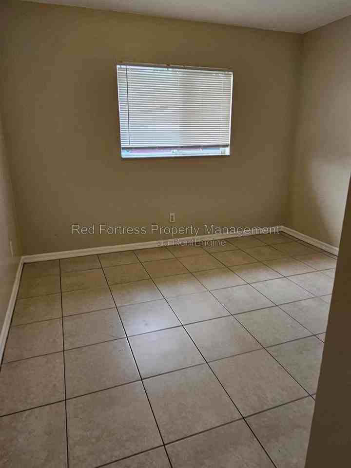 5237 30th St Sw - Photo 4 of 9