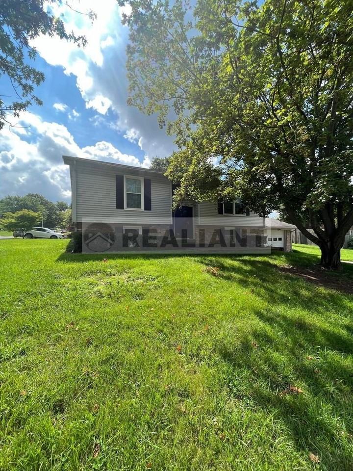 4013 Elora Ln - Photo 2 of 17