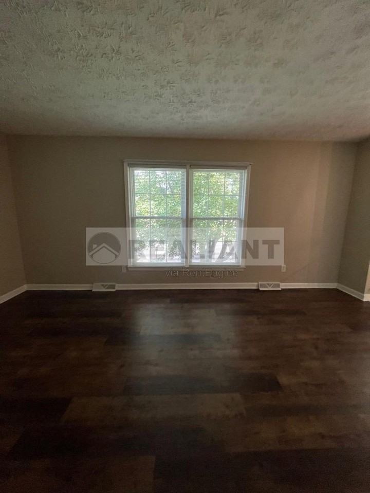 4013 Elora Ln - Photo 7 of 17