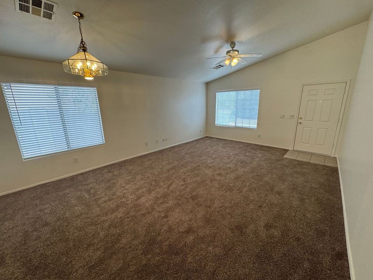 1225 W Darrel Rd - Photo 2 of 33