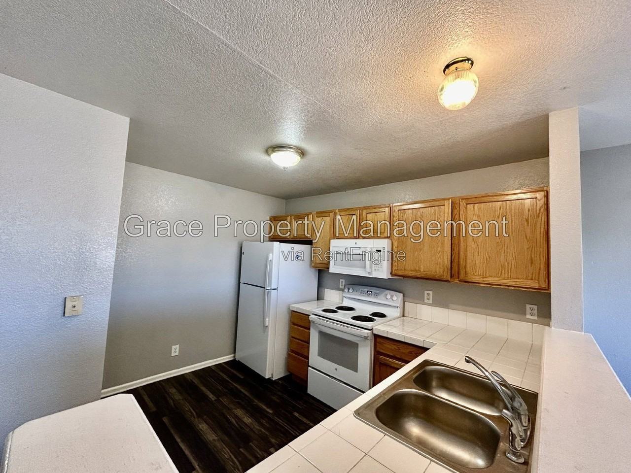 424 W 91st Cir - Photo 4 of 18