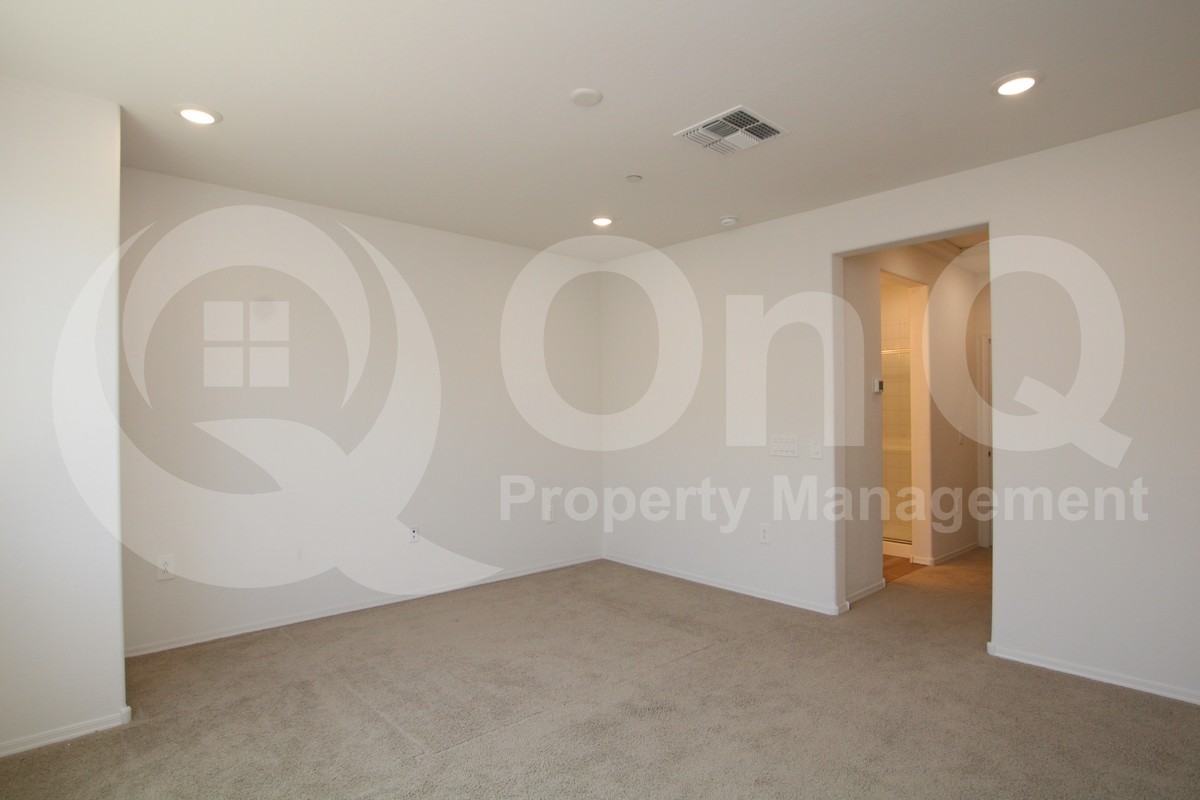 2632 S Peppertree Dr #103 - Photo 5 of 10