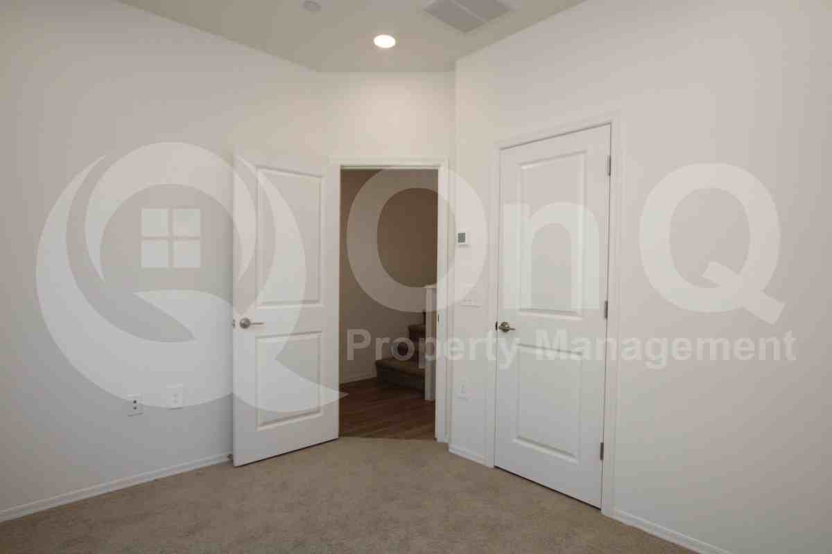 2632 S Peppertree Dr #103 - Photo 6 of 10