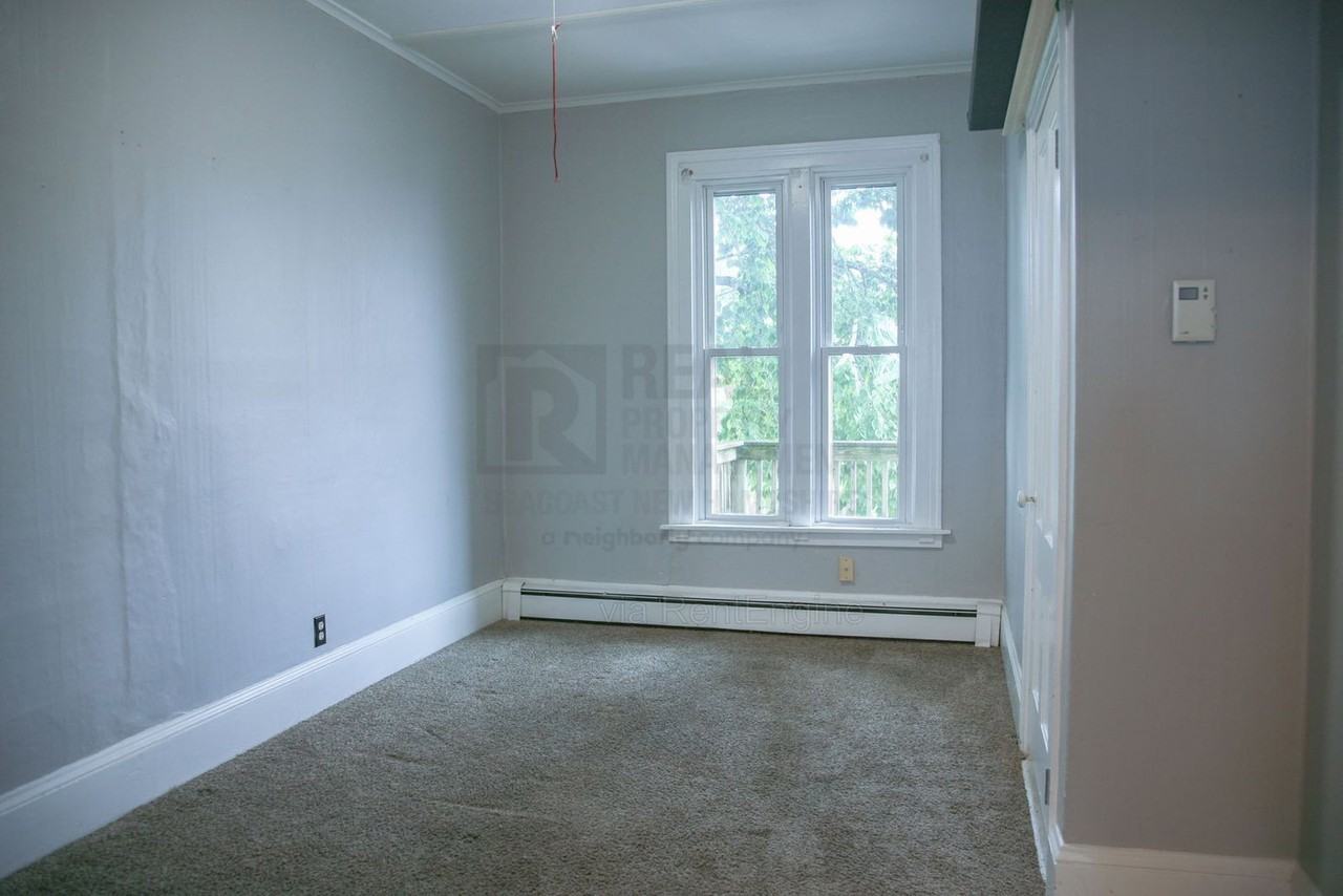 9 Beacon St #3 - Photo 4 of 8