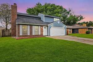 featured image of 15830 Pipers View Dr