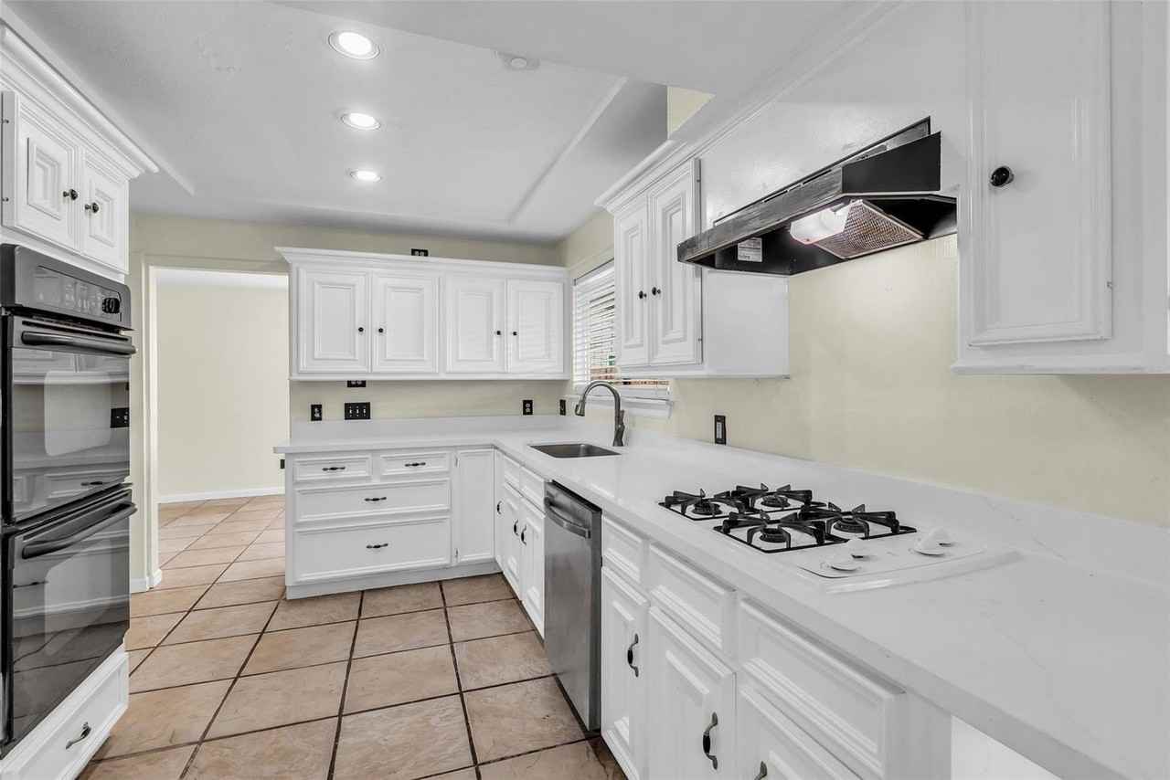 15830 Pipers View Dr - Photo 7 of 26