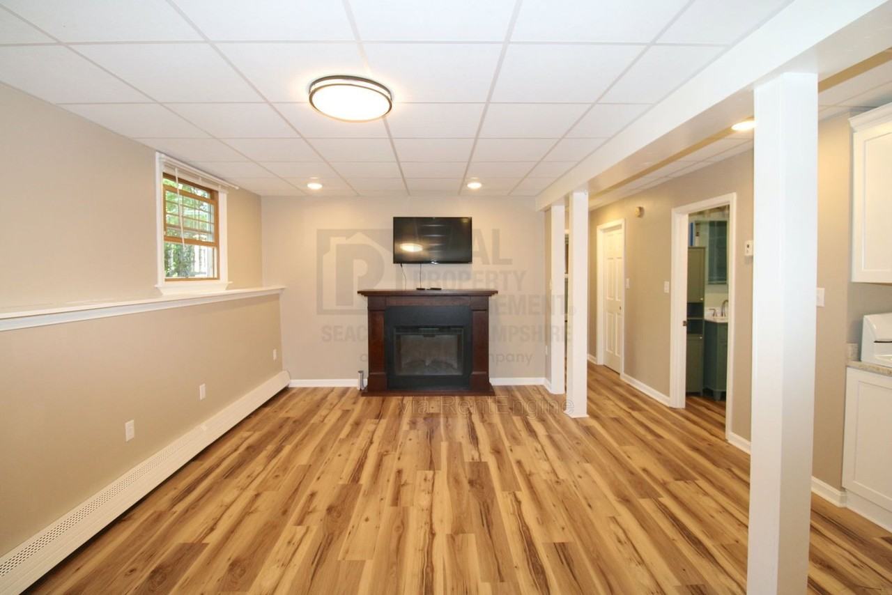 21 Hunter Dr #A - Photo 4 of 16
