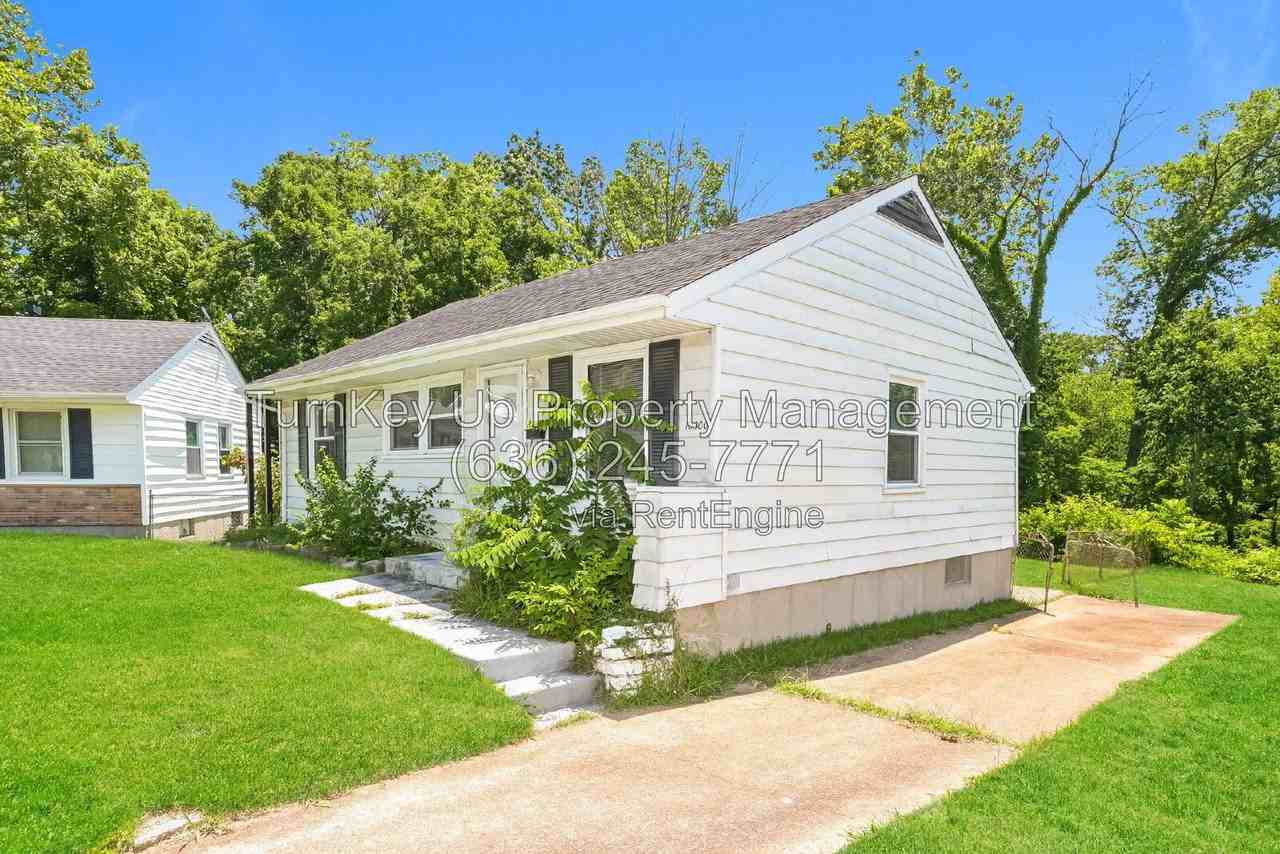 10300 Ross Cir - Photo 2 of 18
