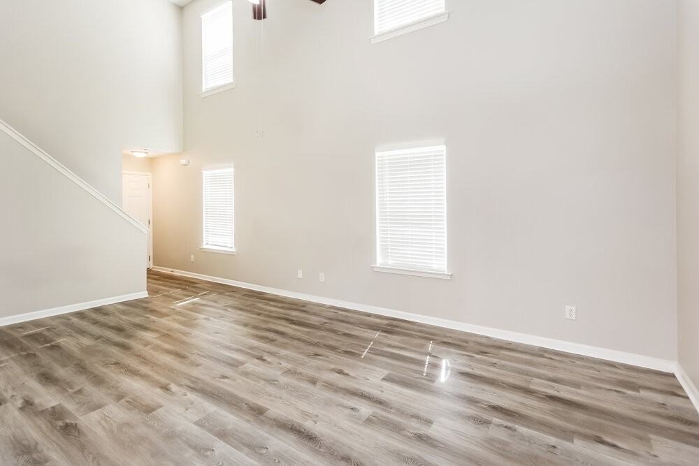 205 Silver Ridge Dr - Photo 5 of 17