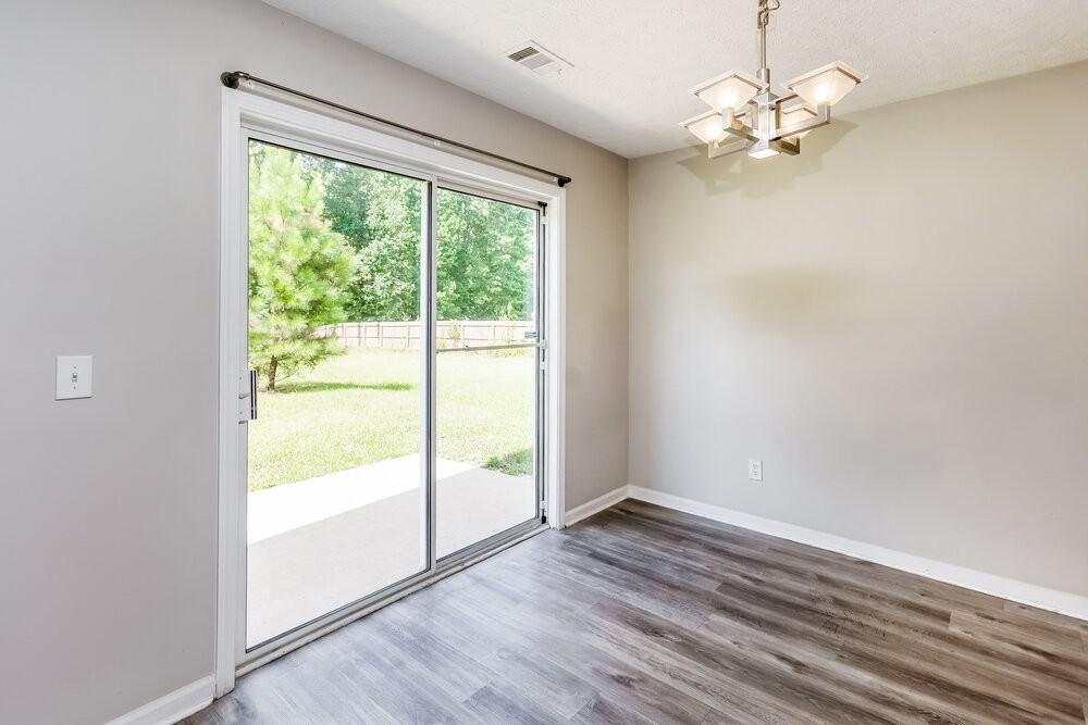 205 Silver Ridge Dr - Photo 6 of 17