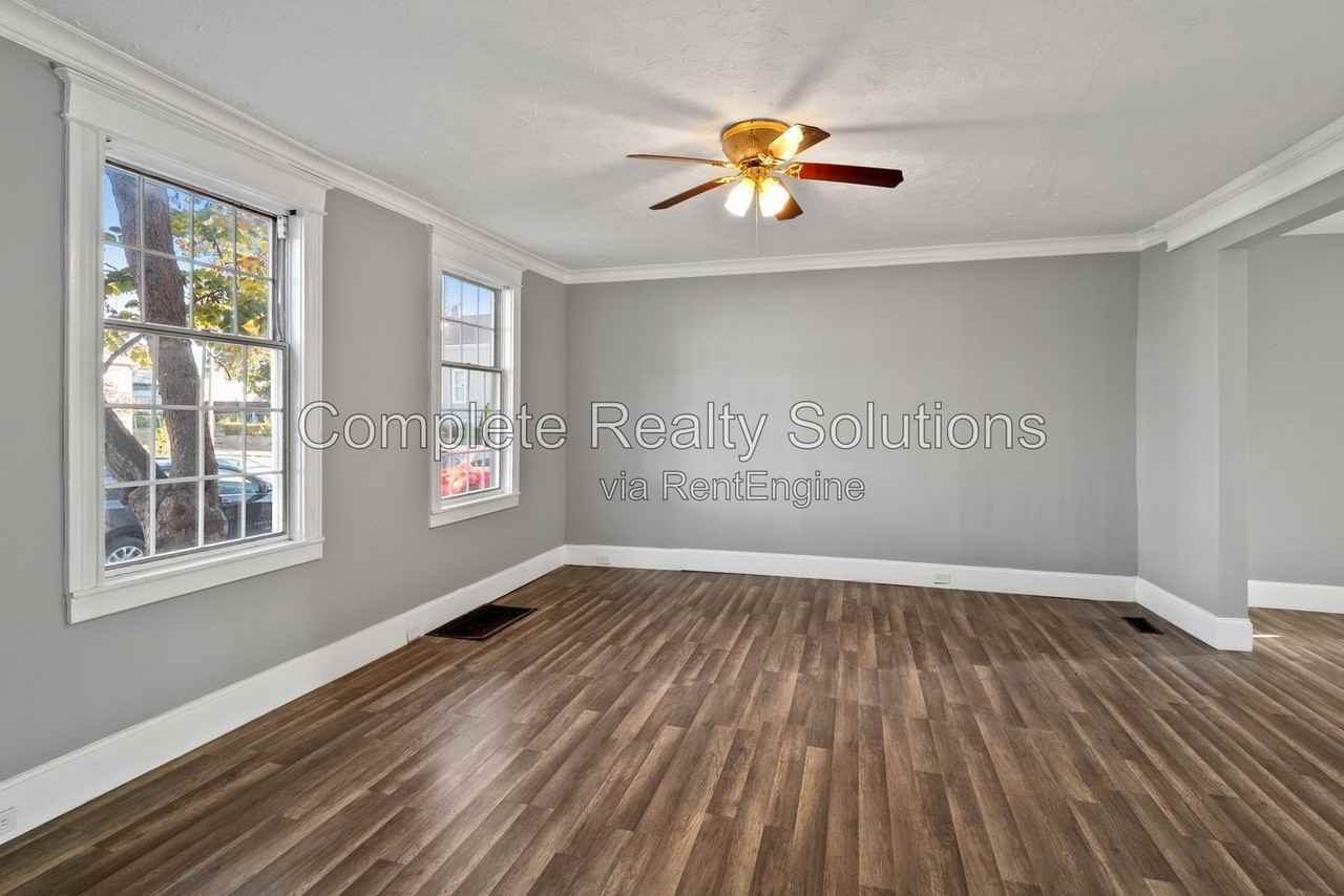 6254 Goener Ave - Photo 4 of 25