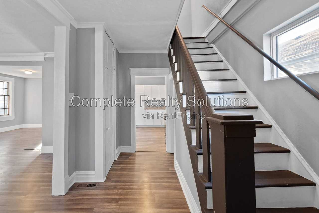 6254 Goener Ave - Photo 5 of 25