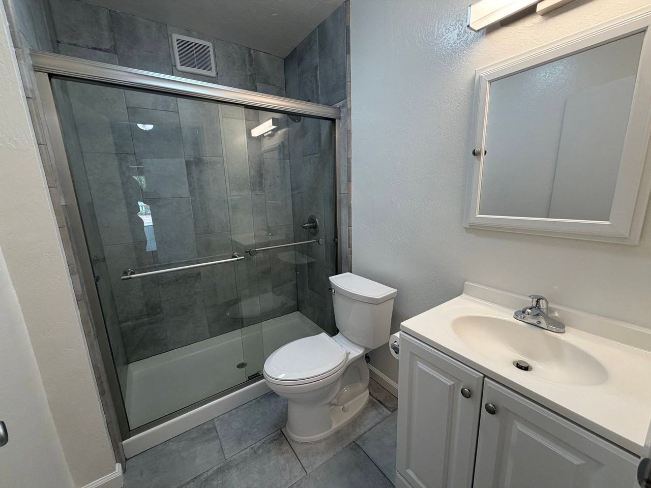 1095 Morris Ct - Photo 6 of 10
