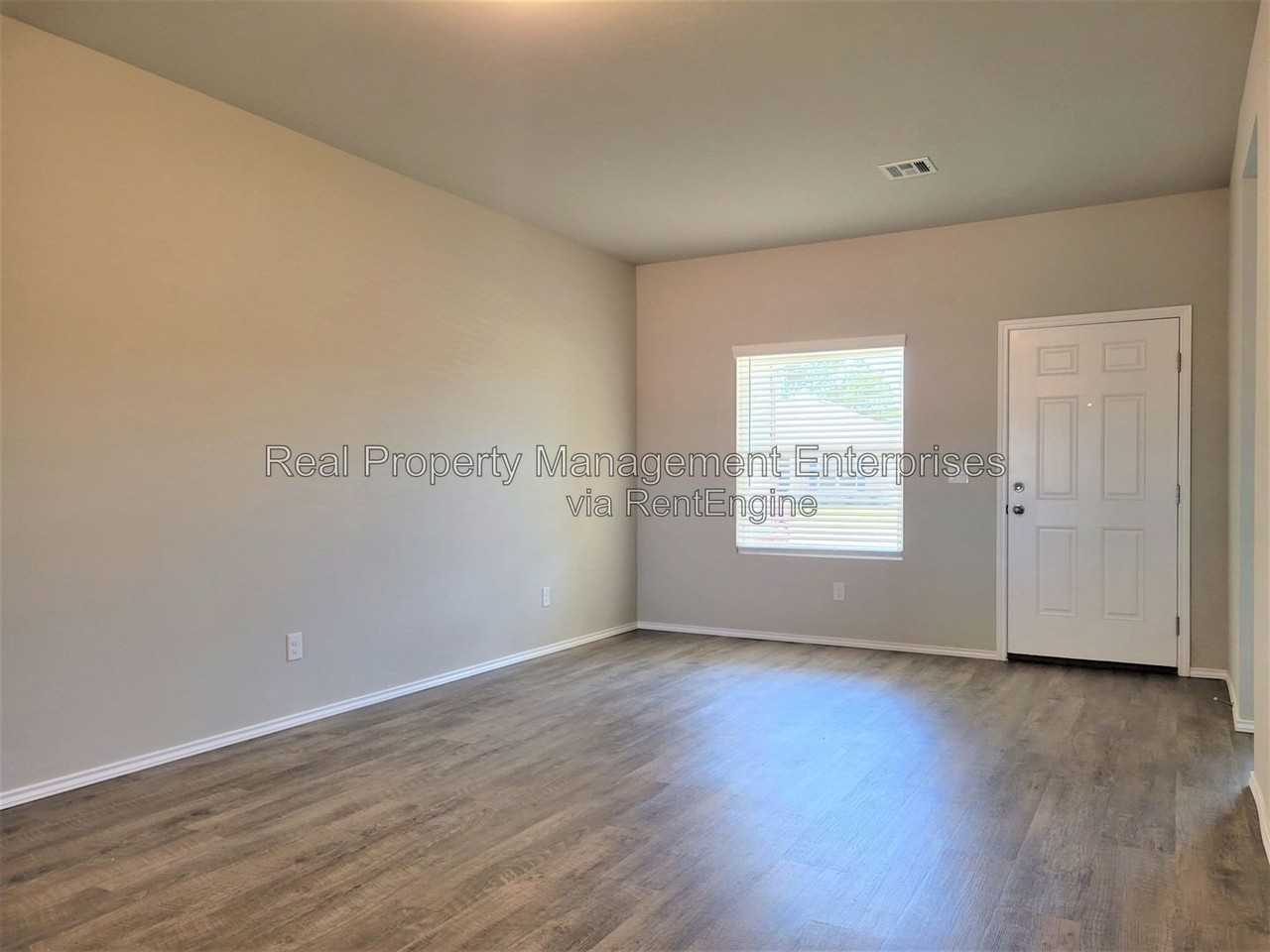 21215 Winding Brk - Photo 2 of 16