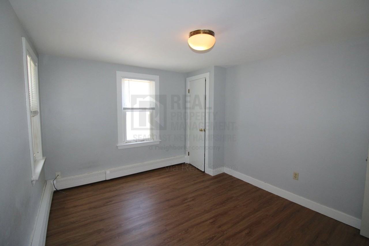 11 Maple St #B - Photo 2 of 14