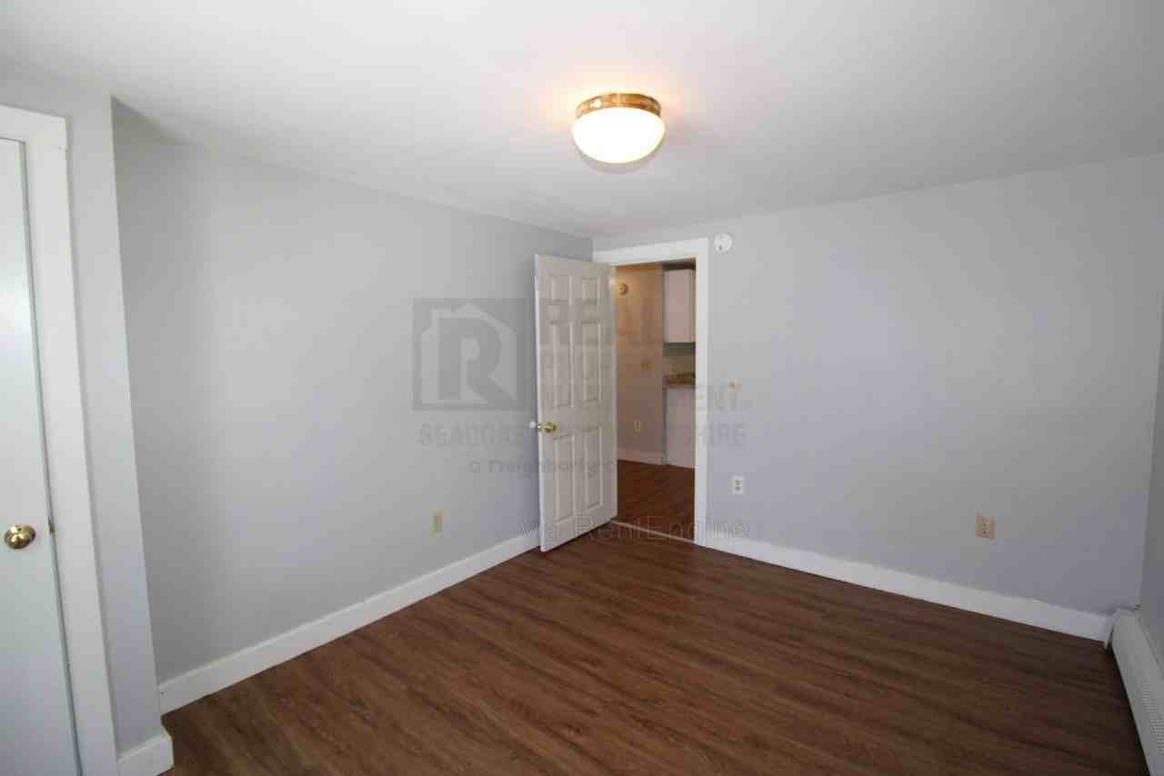 11 Maple St #B - Photo 3 of 14