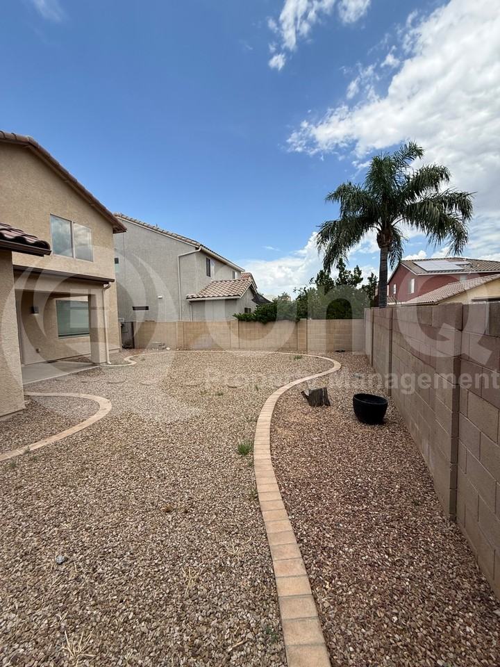 10418 E Painted Turtle Ln - Photo 7 of 50