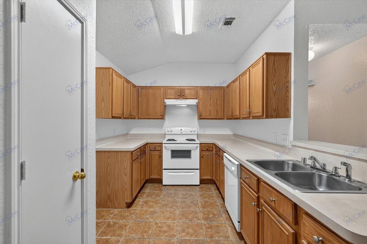 10340 Blackjack Oaks Dr - Photo 4 of 24