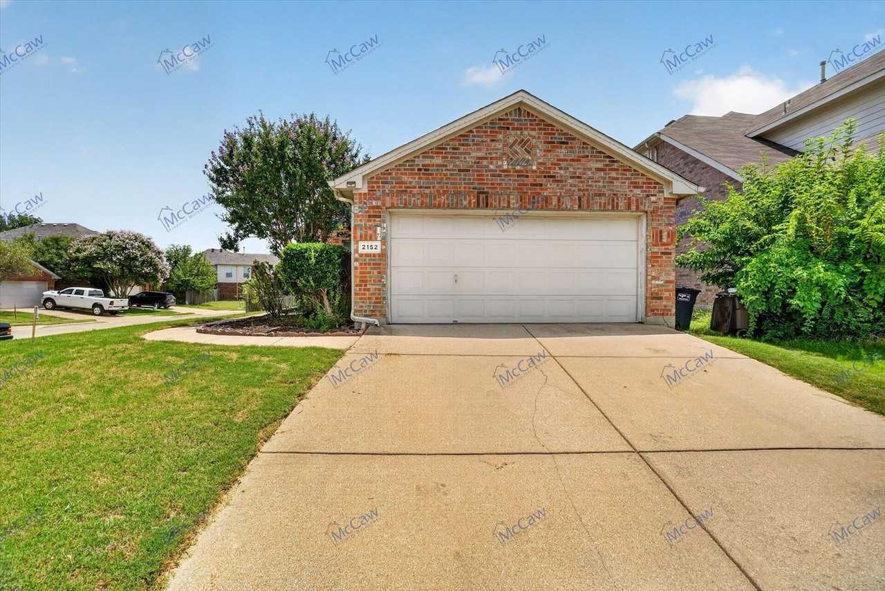 2152 Ingrid Ln - Photo 2 of 5