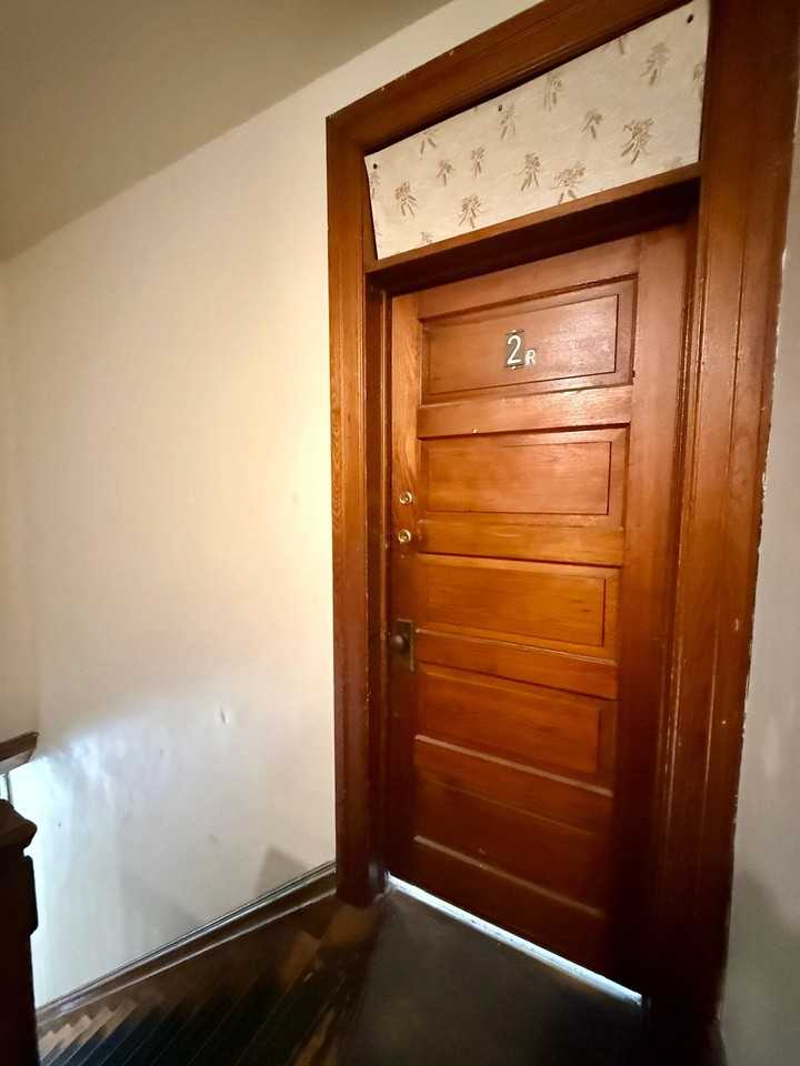 626 W Lemon St #2R - Photo 2 of 9