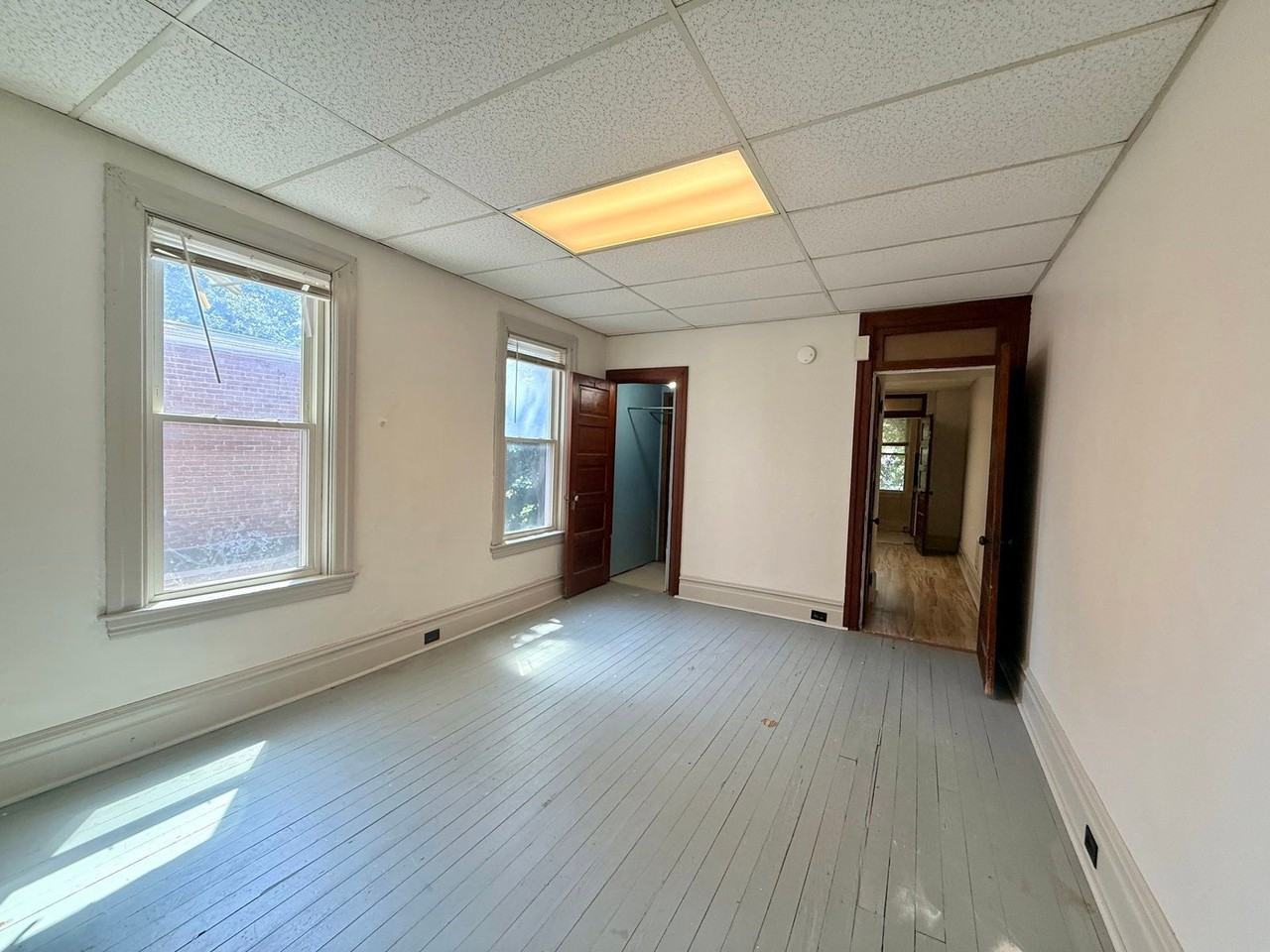 626 W Lemon St #2R - Photo 3 of 9