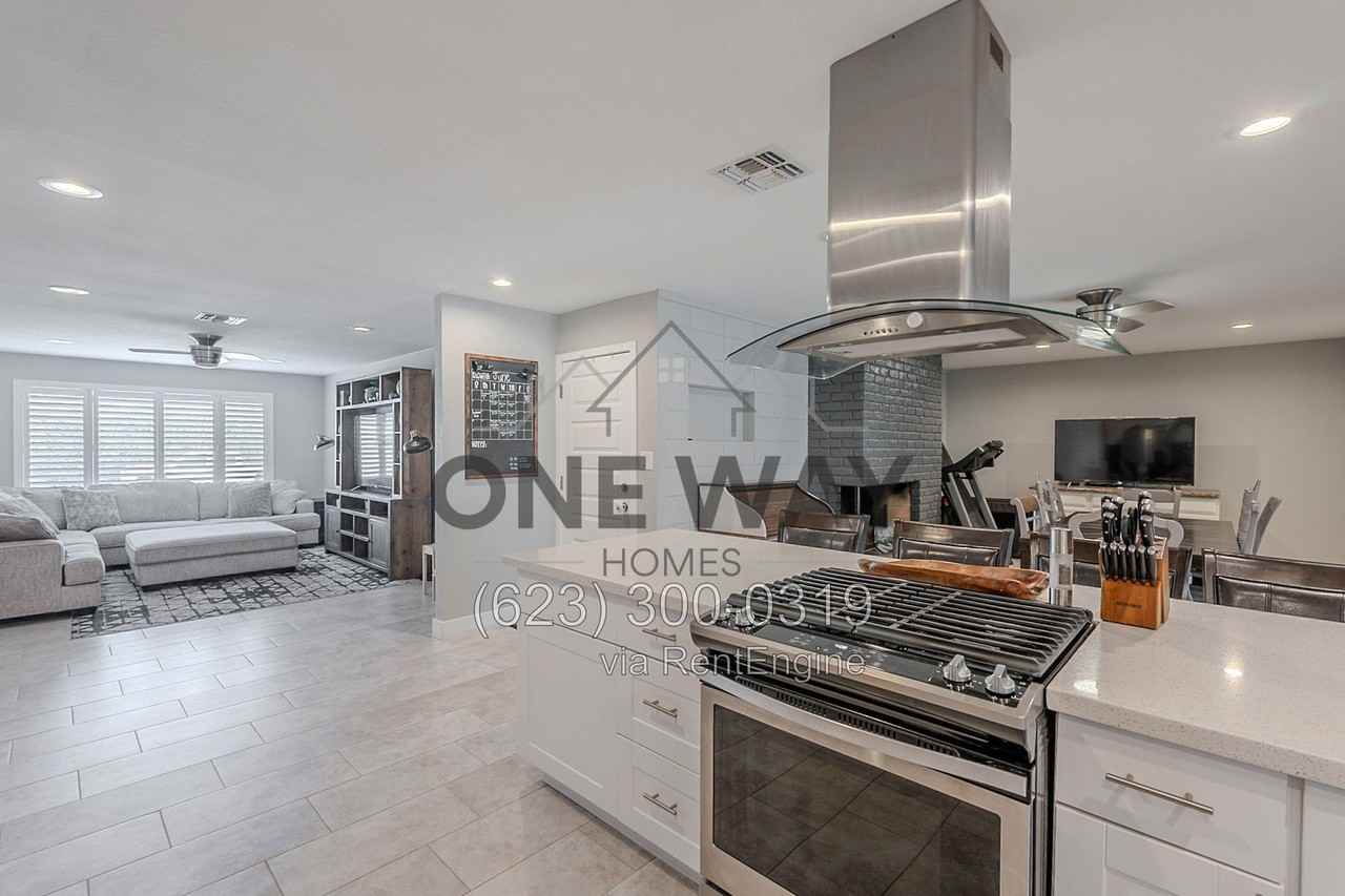 1830 N Mcallister Ave - Photo 5 of 47