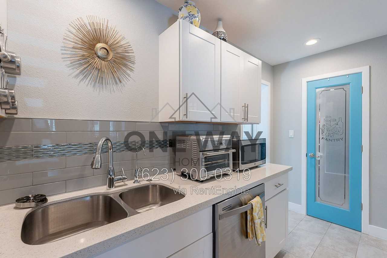 1830 N Mcallister Ave - Photo 7 of 47