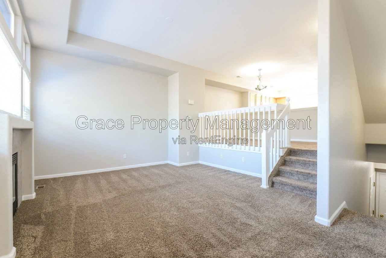 9727 Cherry Ln - Photo 2 of 26