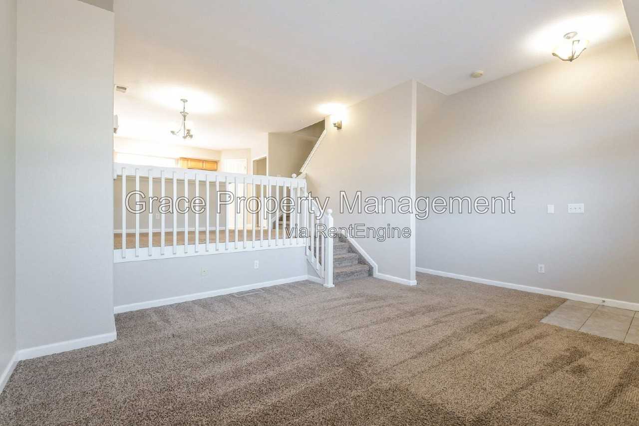9727 Cherry Ln - Photo 3 of 26