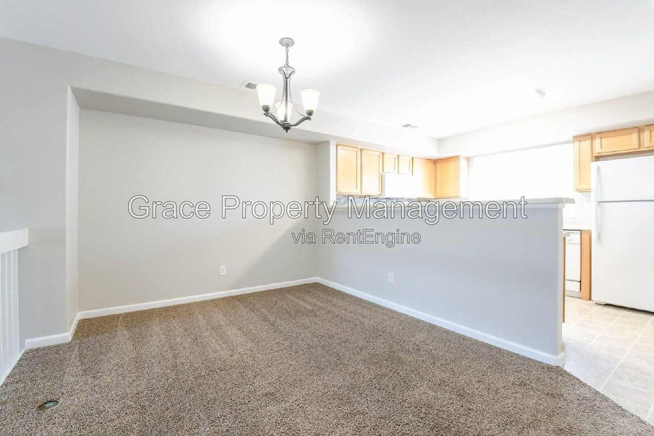 9727 Cherry Ln - Photo 5 of 26