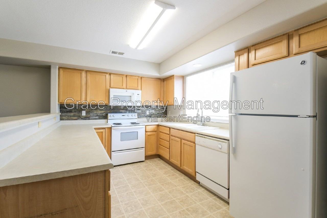 9727 Cherry Ln - Photo 7 of 26