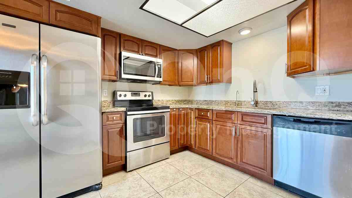 6836 S Jentilly Ln - Photo 6 of 26