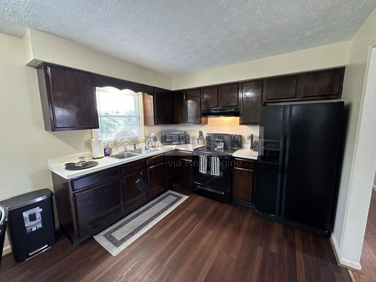 530 Foxwood Dr - Photo 6 of 21