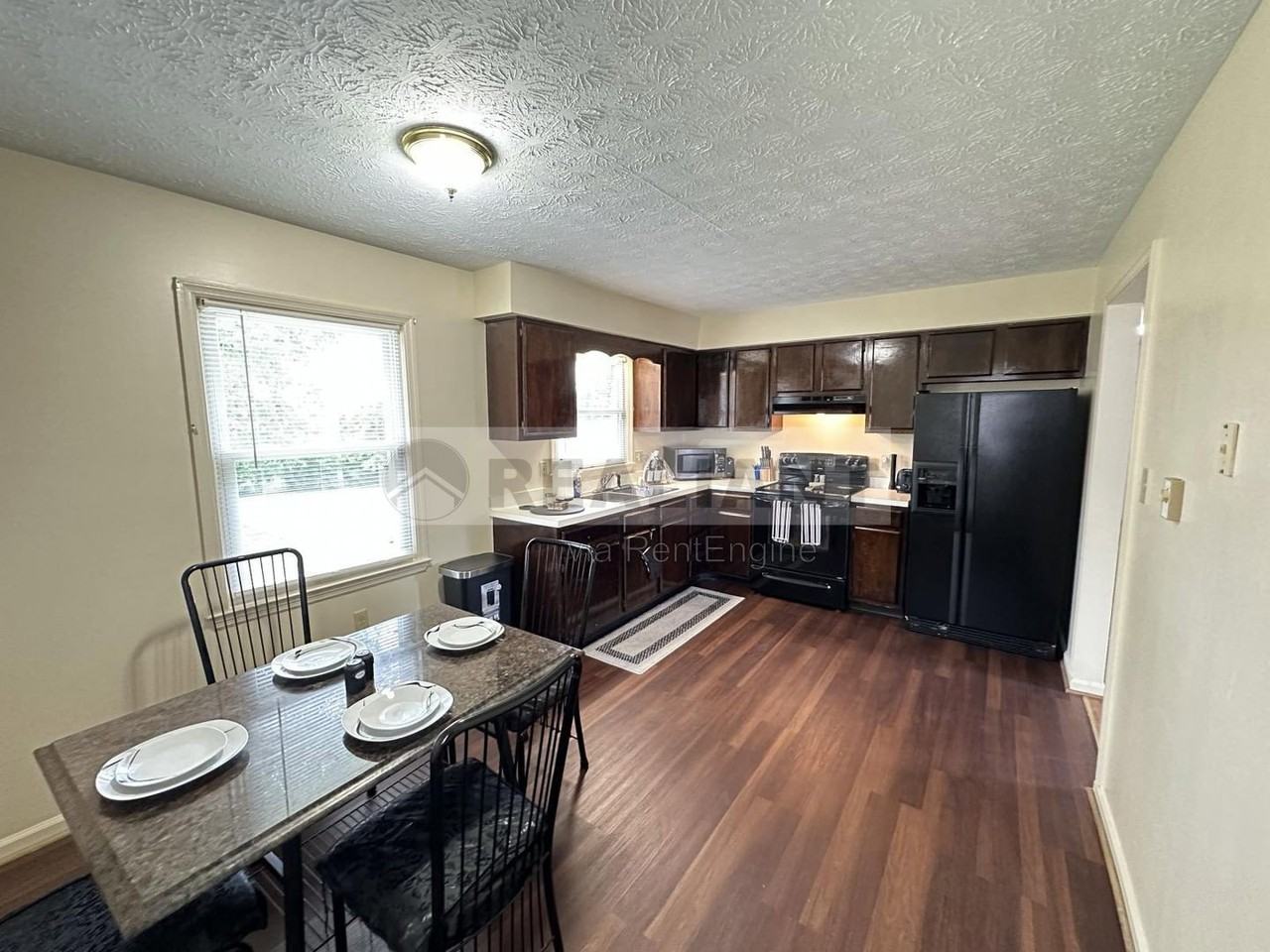 530 Foxwood Dr - Photo 7 of 21