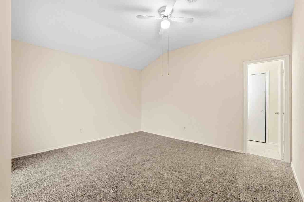 1431 Stevenage Ln - Photo 4 of 25