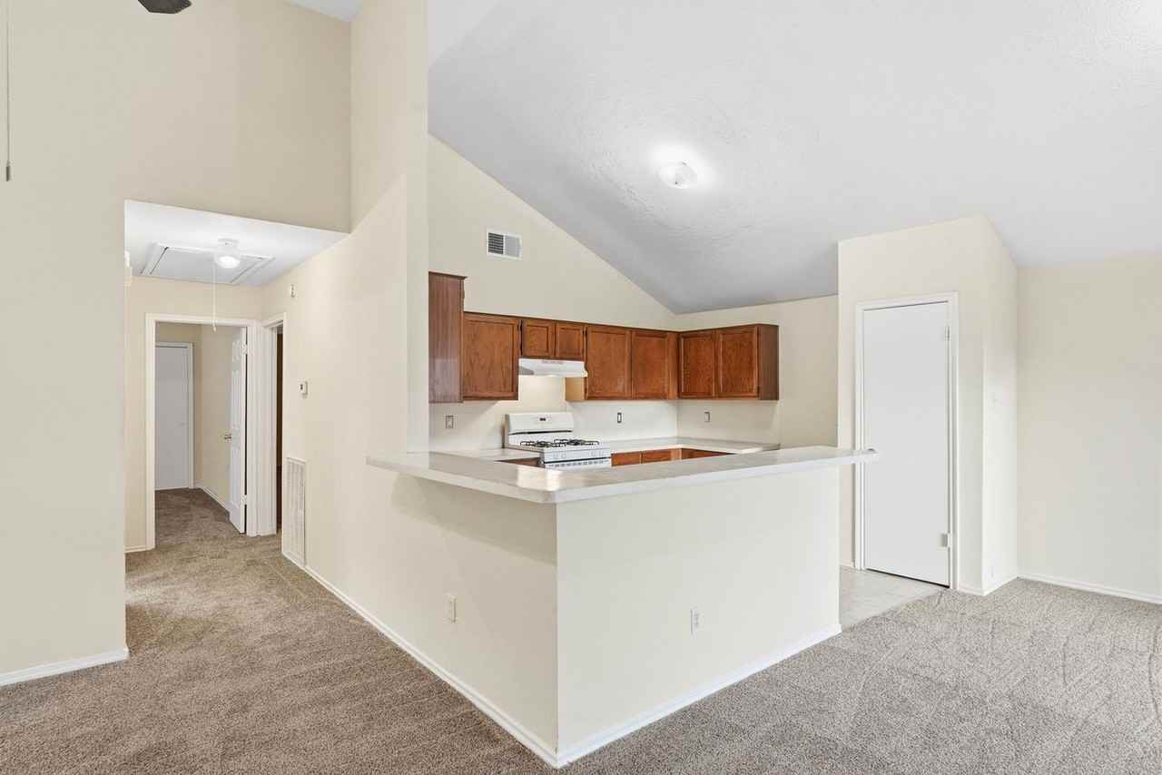 1431 Stevenage Ln - Photo 7 of 25