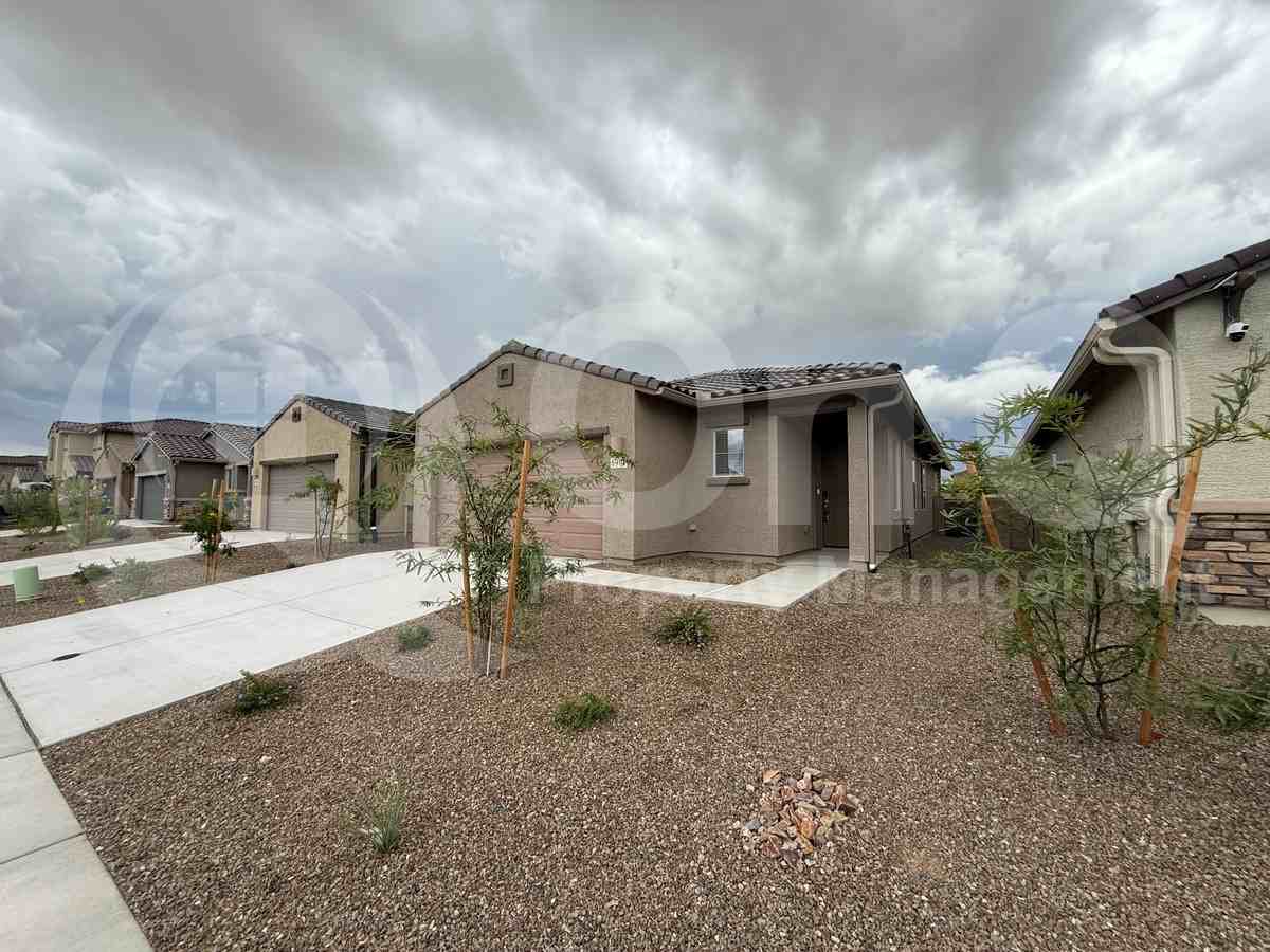 6901 W Sweetshade Ln - Photo 2 of 32
