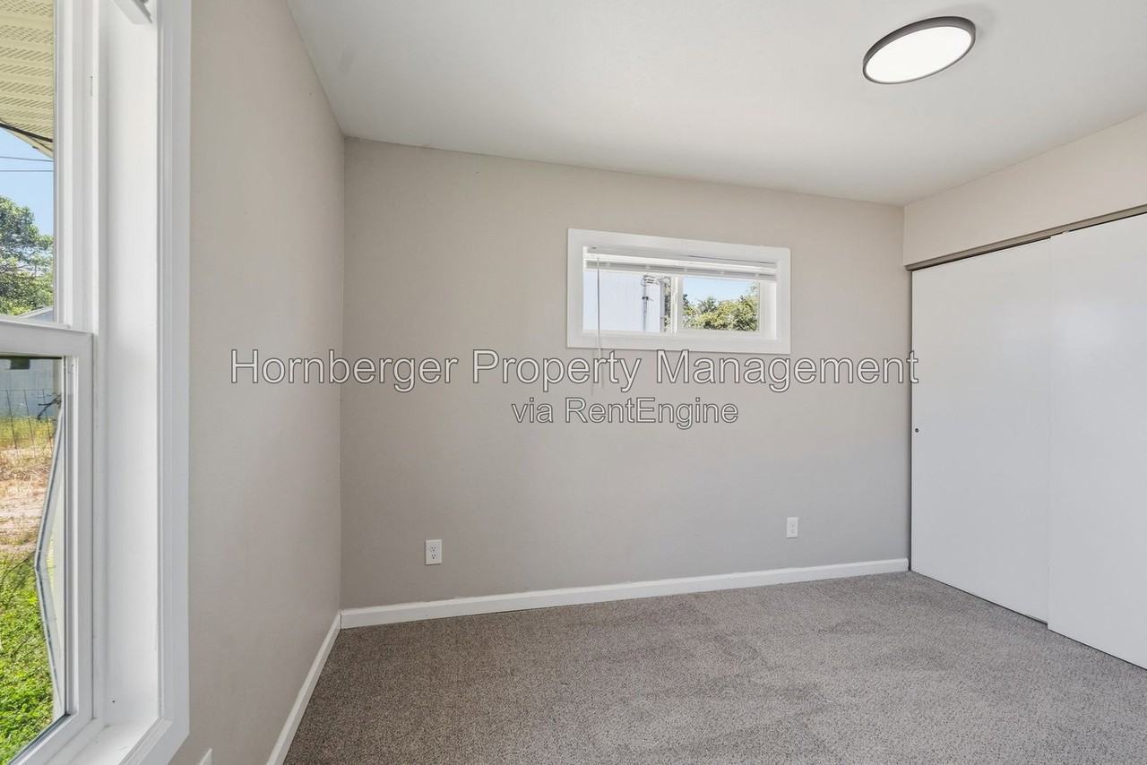 205 S Elizabeth Rd #5 - Photo 2 of 13