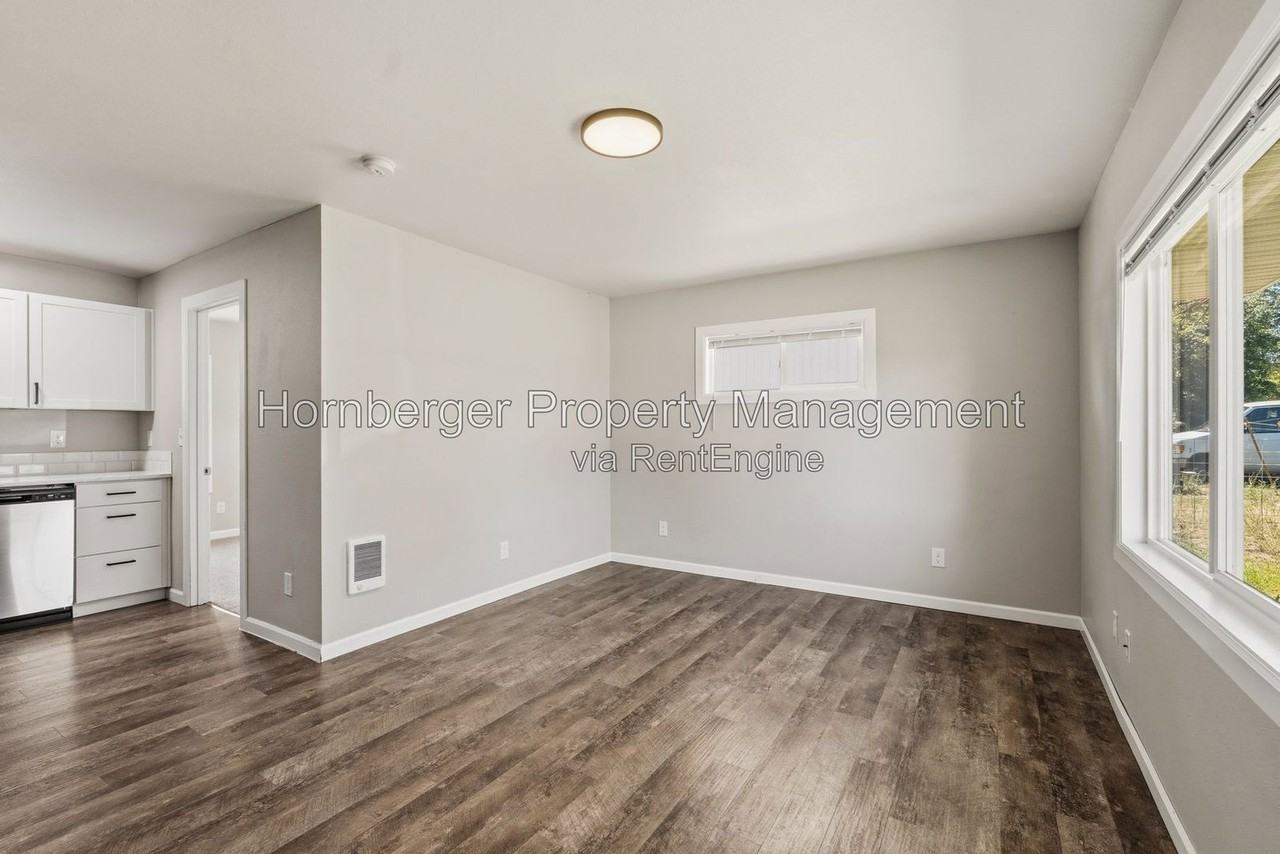 205 S Elizabeth Rd #5 - Photo 5 of 13