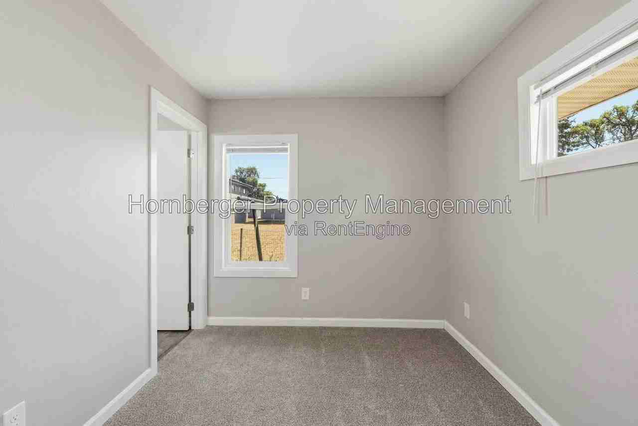 205 S Elizabeth Rd #5 - Photo 6 of 13