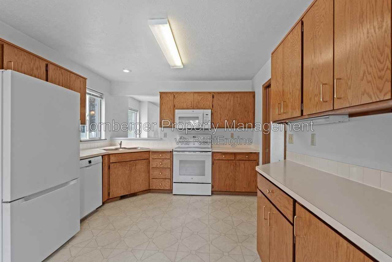 1603 E 33rd Ave #1603 - Photo 6 of 30