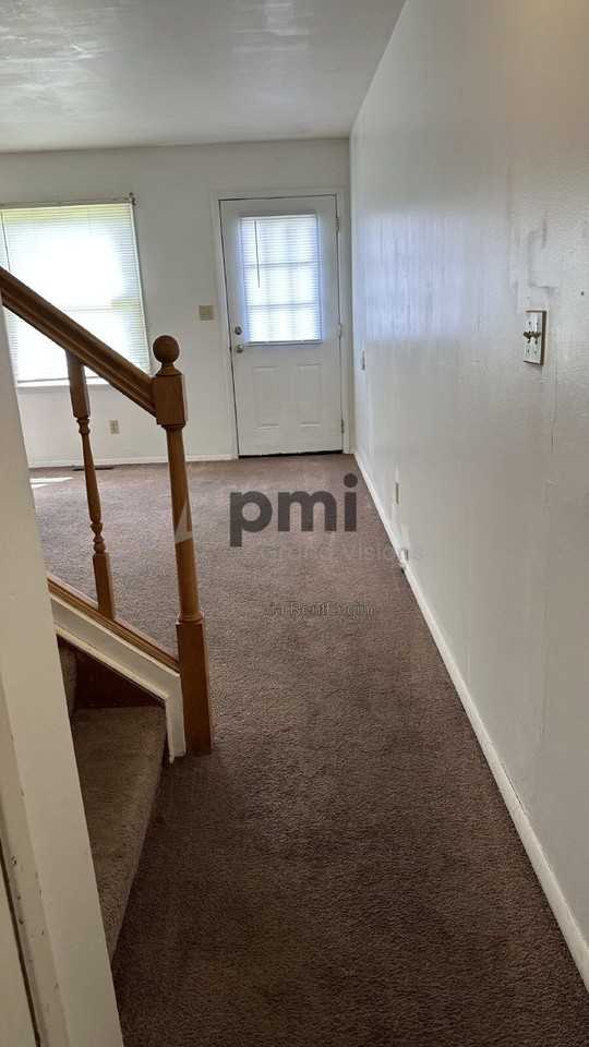 1616 University Dr - Photo 5 of 24