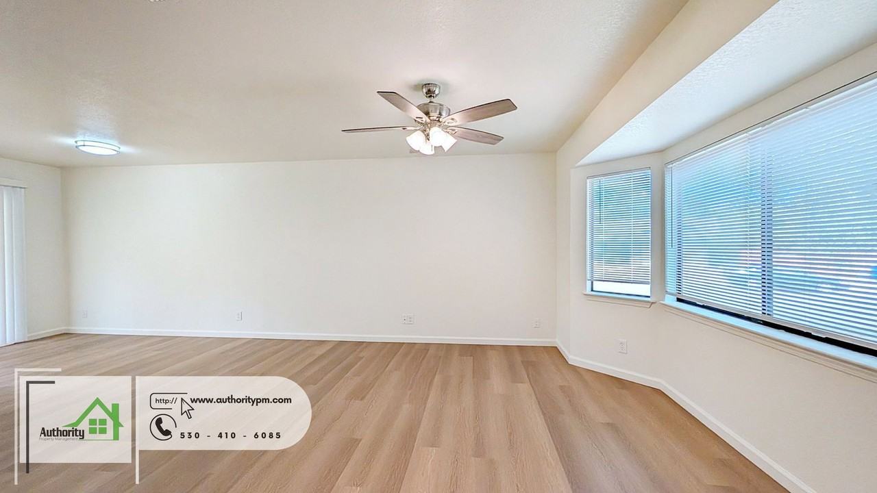 1027 Goodview Way - Photo 3 of 17